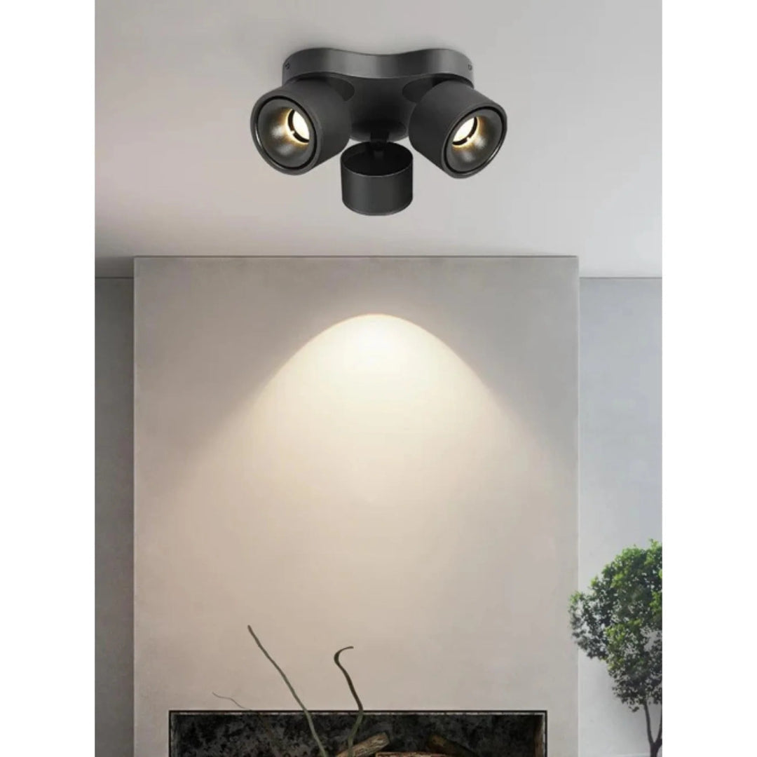 Lampa sufitowa z trzema regulowanymi reflektorami – widok produktu 11 | Nuvira Home