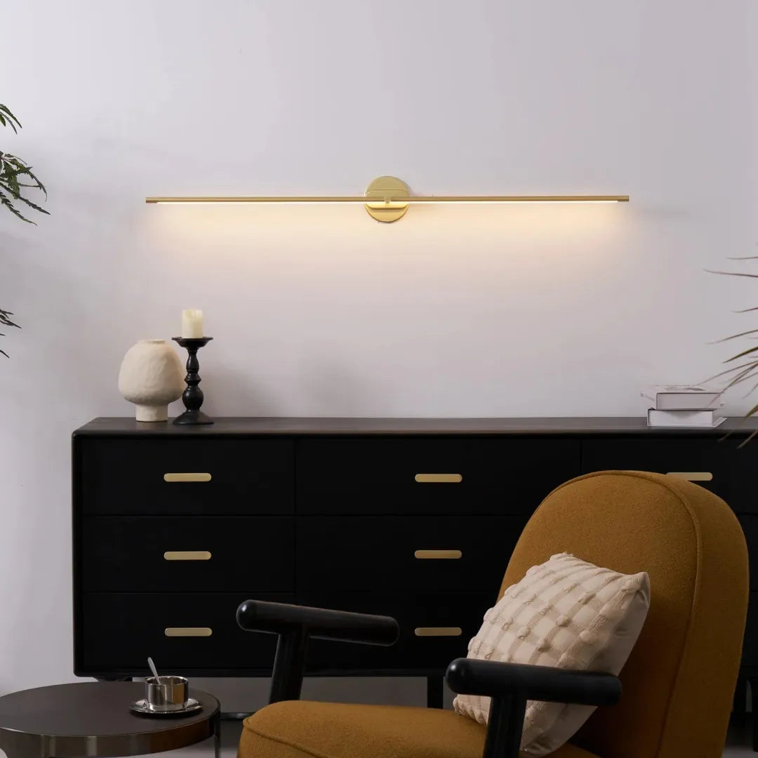 Liniowa Metalowa Lampa Ścienna LED Do Łazienki – widok produktu 4 | Nuvira Home