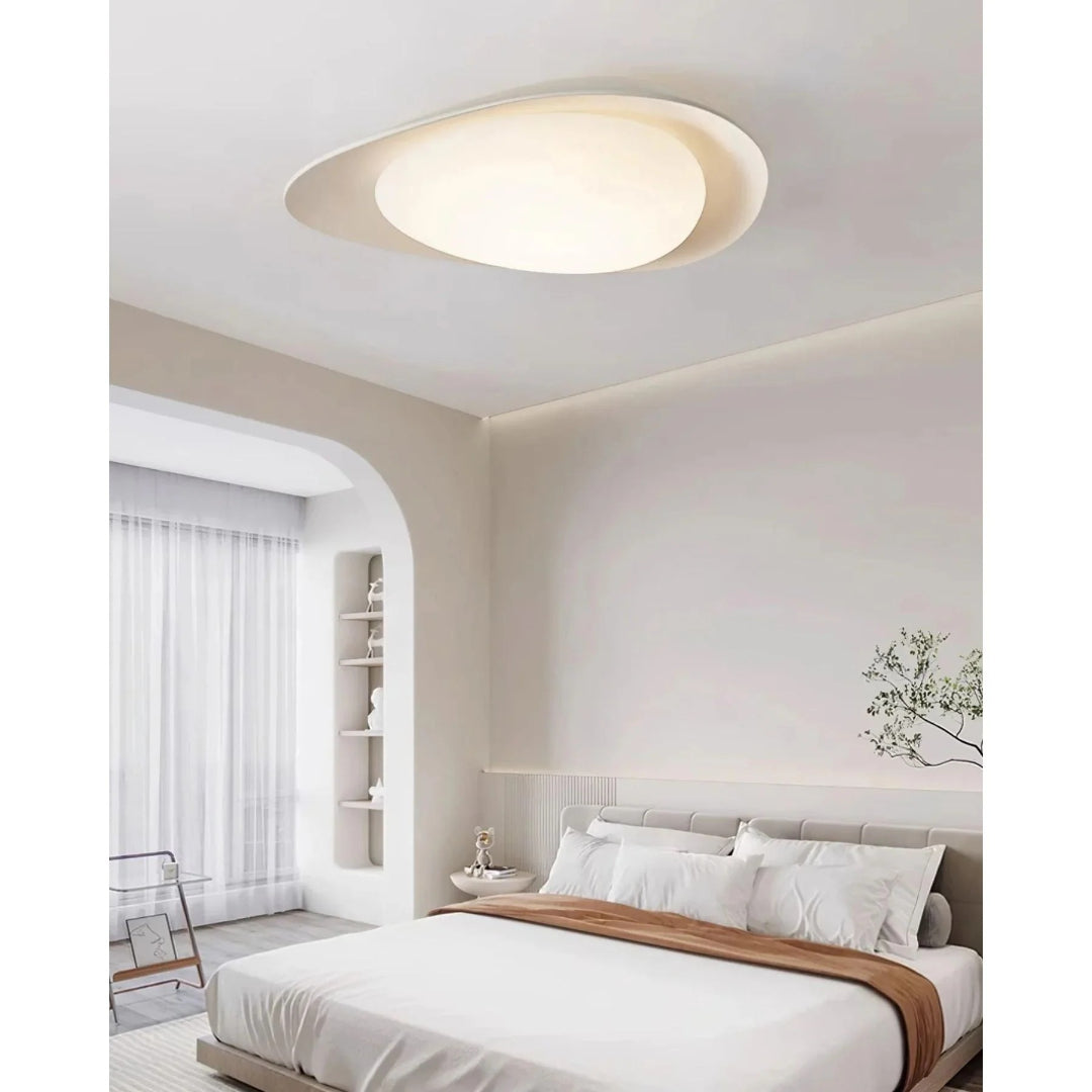 Minimalistyczna lampa sufitowa z motywem liścia – widok produktu 12 | Nuvira Home