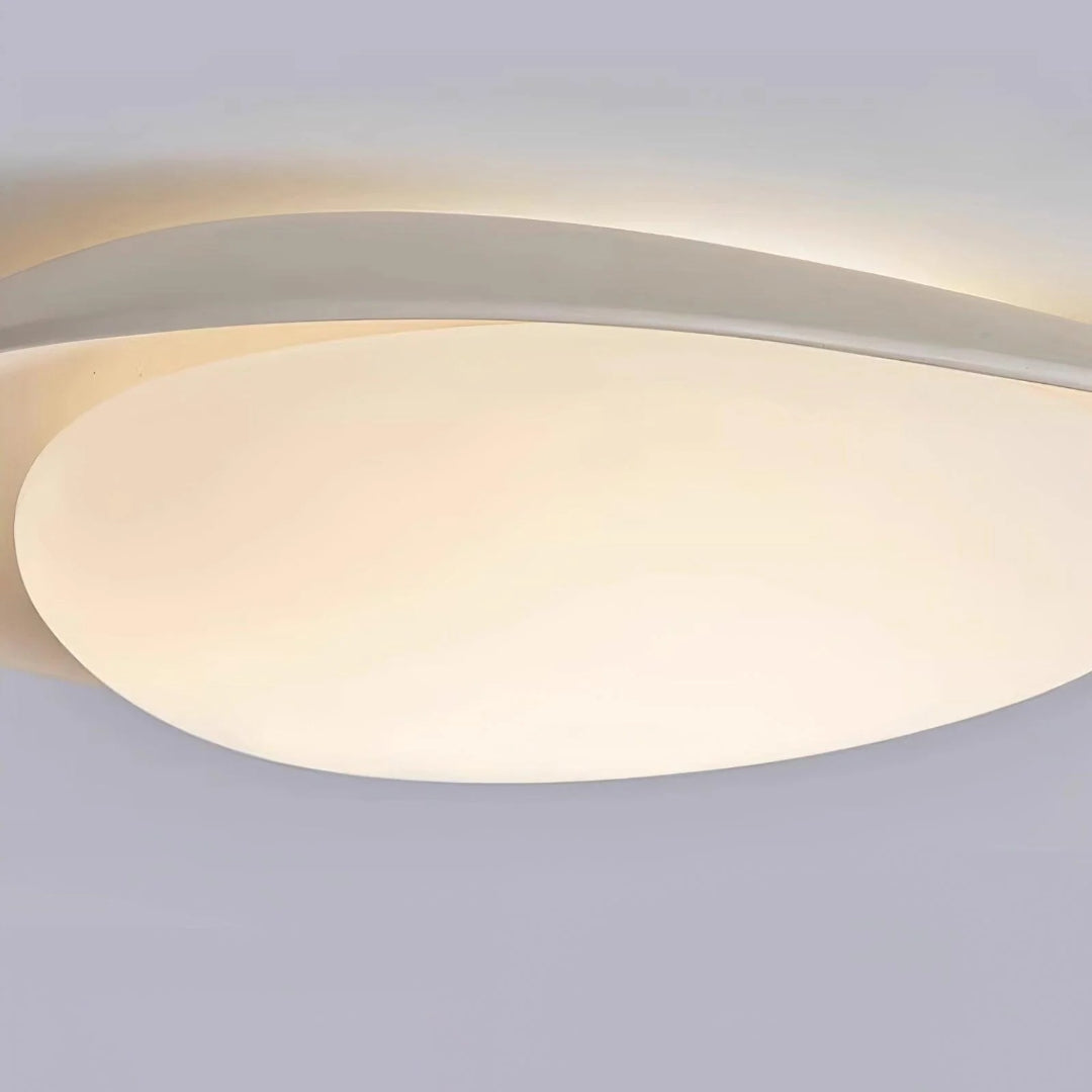 Minimalistyczna lampa sufitowa z motywem liścia – widok produktu 20 | Nuvira Home