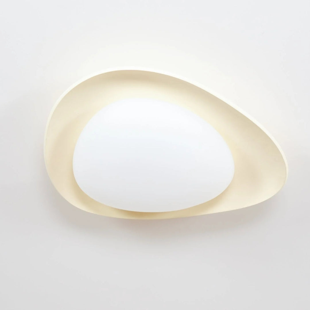 Minimalistyczna lampa sufitowa z motywem liścia – widok produktu 26 | Nuvira Home