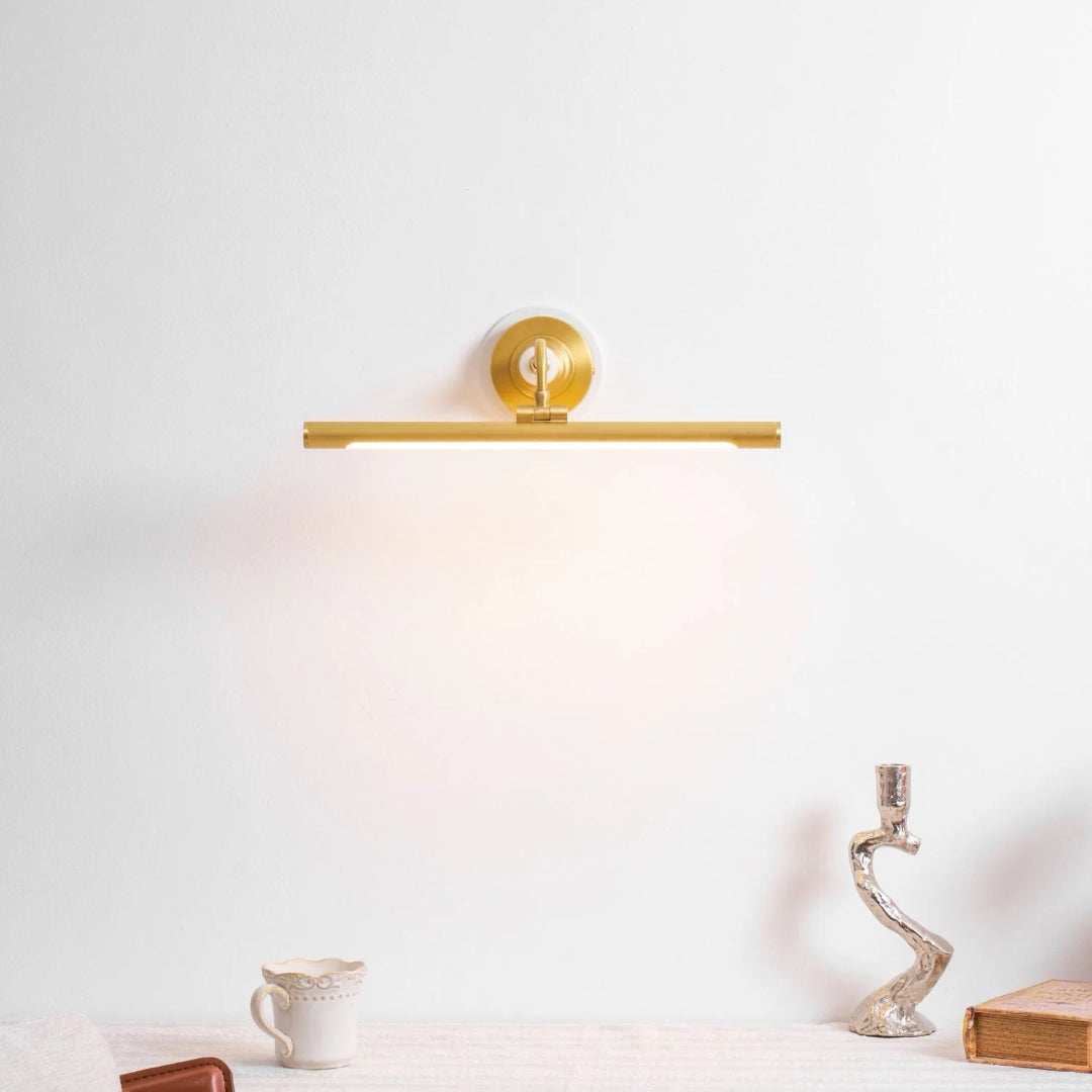 Minimalistyczna liniowa lampa ścienna – widok produktu 6 | Nuvira Home
