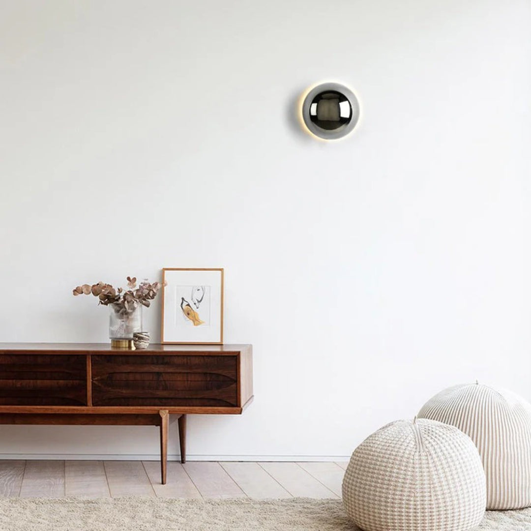 Minimalistyczna okrągła lampa ścienna – widok produktu 5 | Nuvira Home