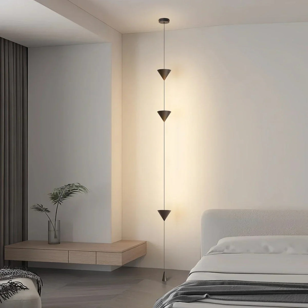 Minimalistyczna stożkowa lampa podłogowa – widok produktu 4 | Nuvira Home