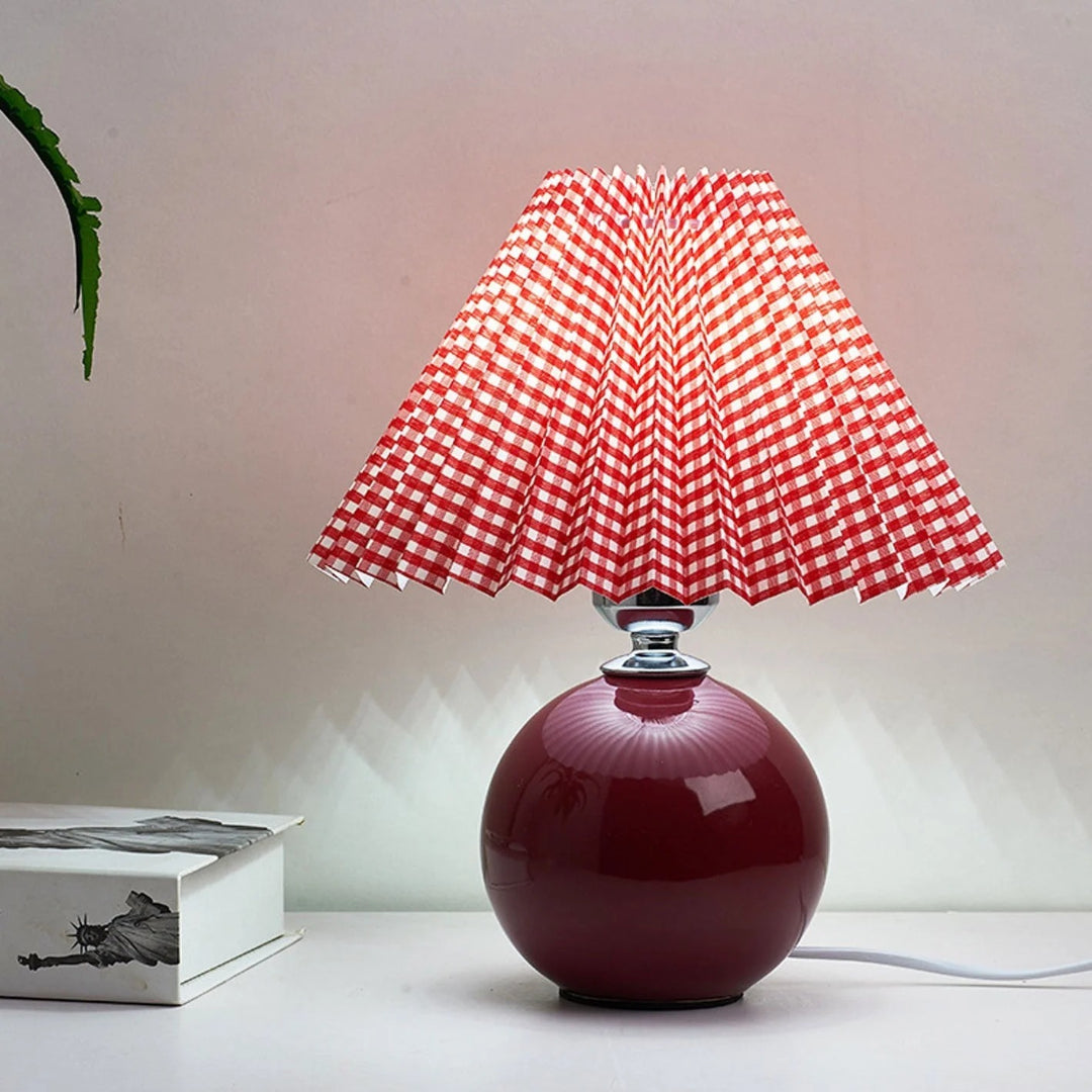 Nordycka ceramiczna plisowana lampka stołowa – widok produktu 28 | Nuvira Home