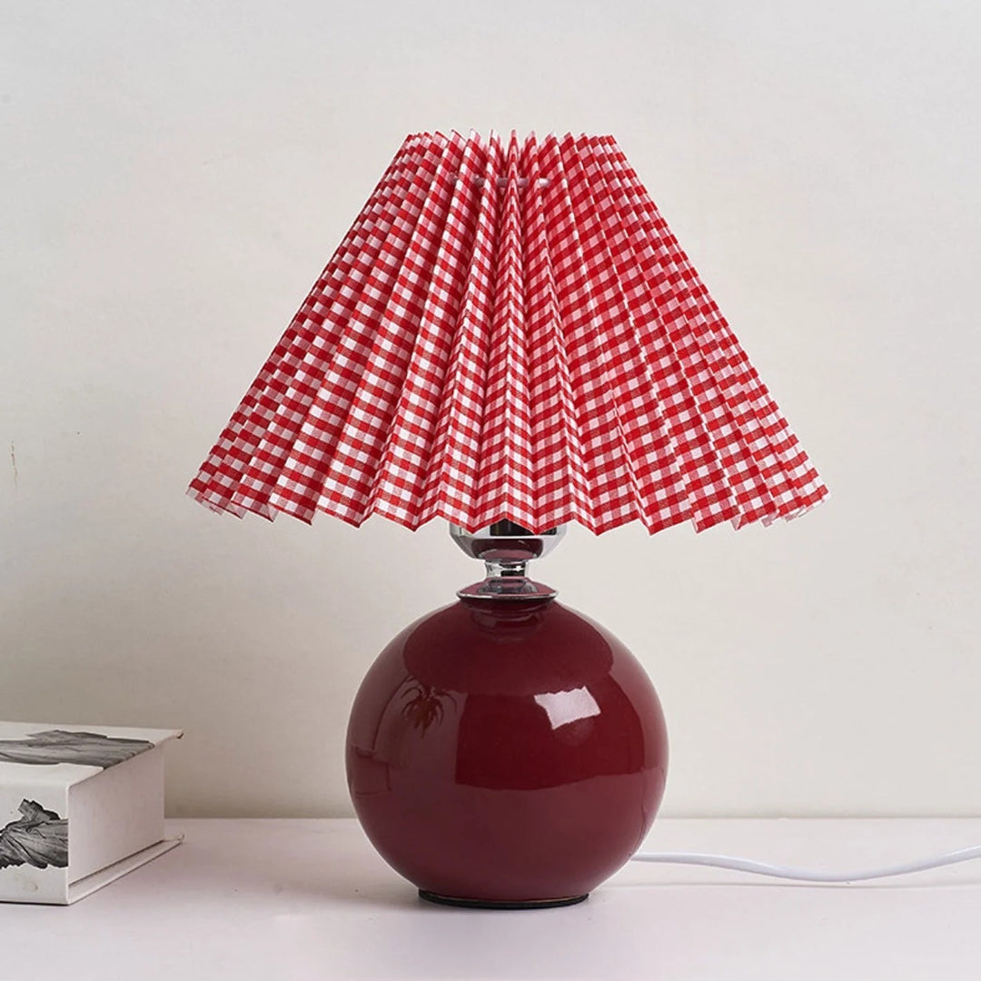 Nordycka ceramiczna plisowana lampka stołowa – widok produktu 42 | Nuvira Home