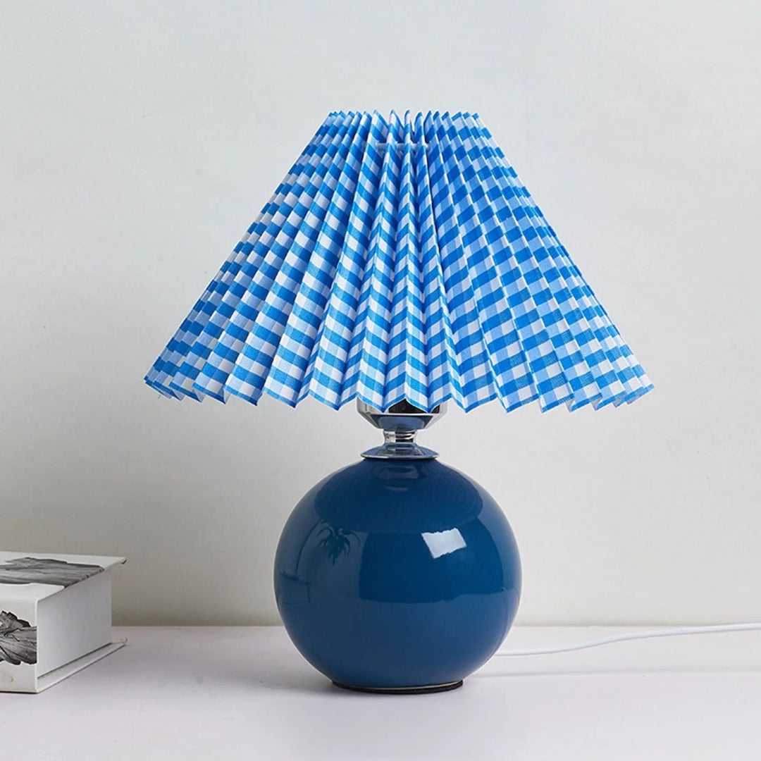 Nordycka ceramiczna plisowana lampka stołowa – widok produktu 46 | Nuvira Home