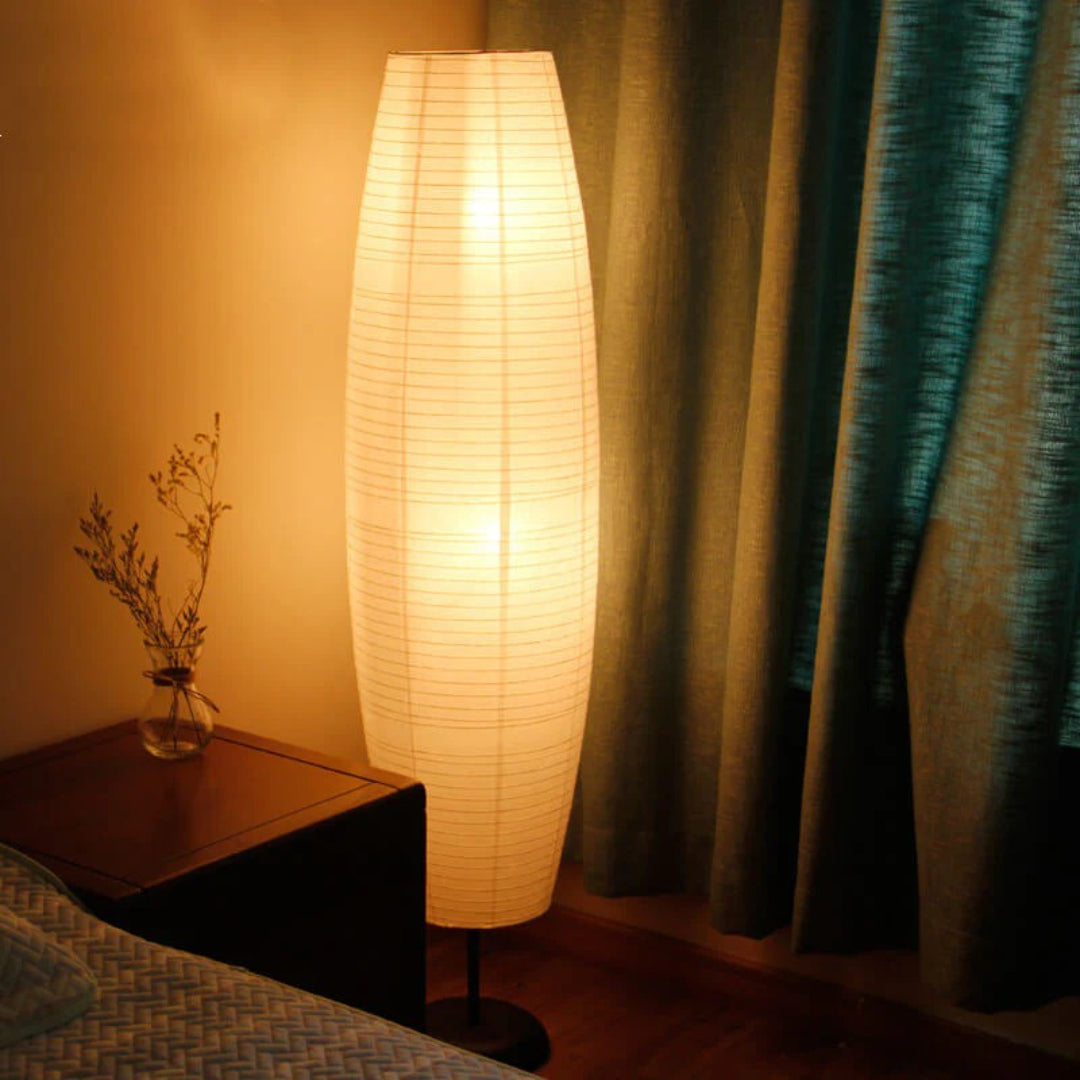 Nordycka papierowa kolumnowa lampa podłogowa – widok produktu 2 | Nuvira Home