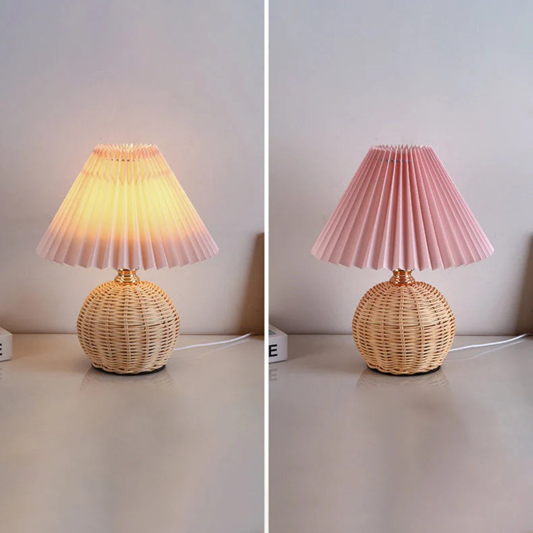 Nordycka rattanowa plisowana lampka stołowa – widok produktu 22 | Nuvira Home