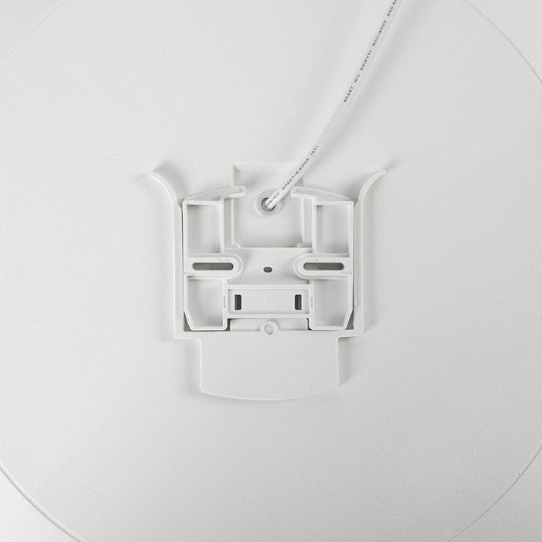 Nowoczesna Okrągła Lampa Sufitowa z Minimalistycznym Designem LED – widok produktu 4 | Nuvira Home