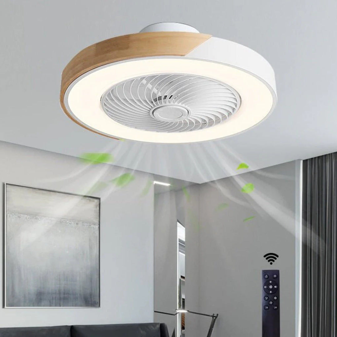 Nowoczesny drewniany wentylator sufitowy z lampą LED – widok produktu 1 | Nuvira Home