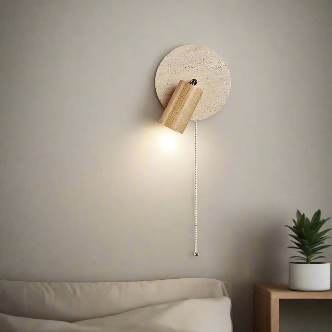Obrotowa lampa ścienna z trawertynu – widok produktu 2 | Nuvira Home