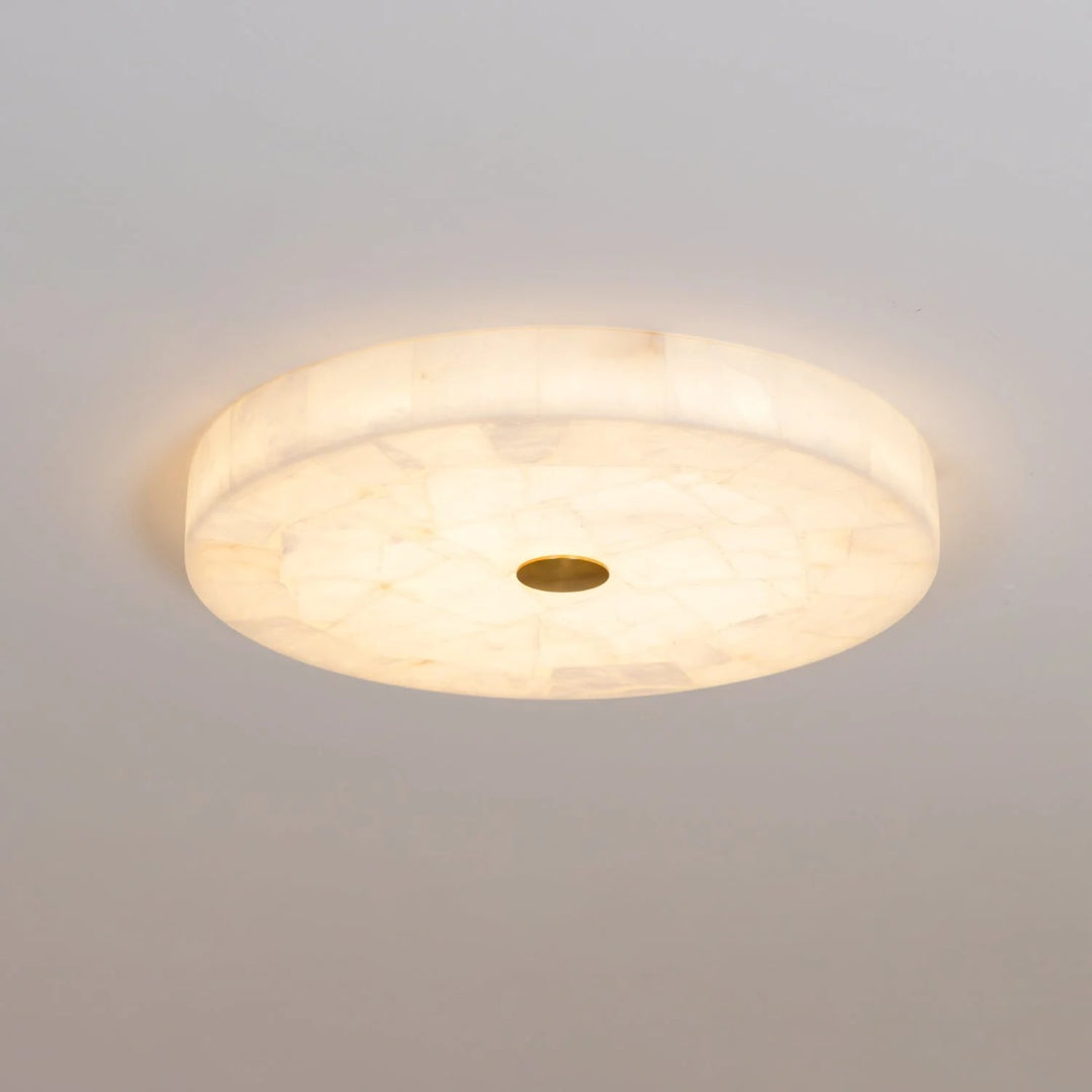 Okrągła lampa sufitowa z alabastru o naturalnym wyglądzie – widok produktu 4 | Nuvira Home