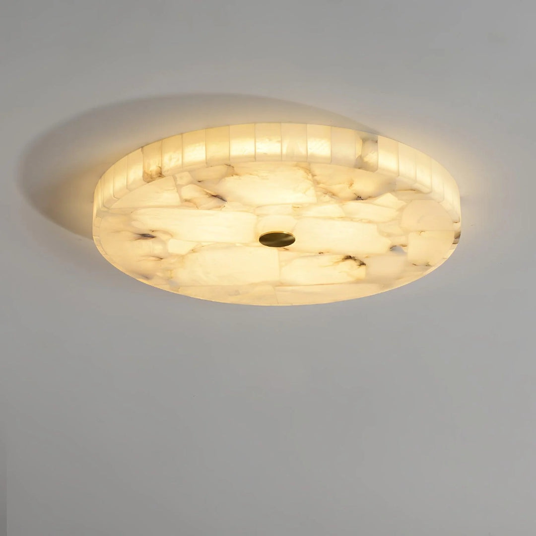 Okrągła lampa sufitowa z alabastru o naturalnym wyglądzie – widok produktu 8 | Nuvira Home