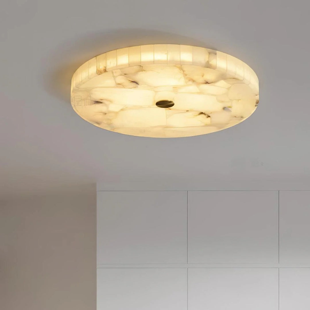 Okrągła lampa sufitowa z alabastru o naturalnym wyglądzie – widok produktu 11 | Nuvira Home