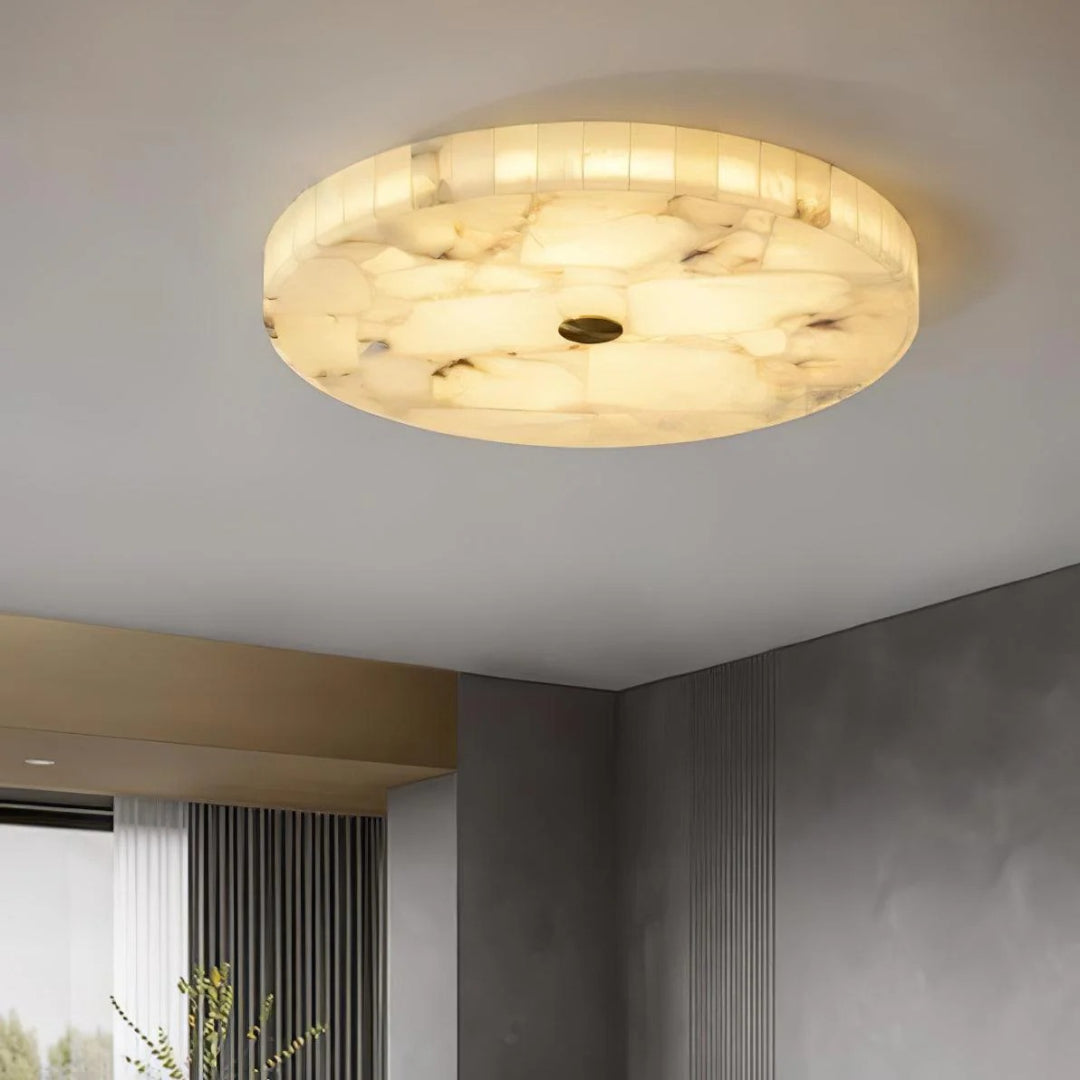 Okrągła lampa sufitowa z alabastru o naturalnym wyglądzie – widok produktu 13 | Nuvira Home