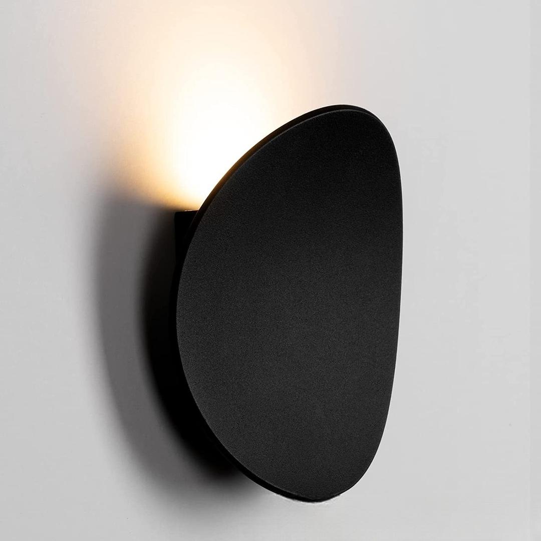 Okrągła Metalowa Lampa Ścienna – widok produktu 2 | Nuvira Home