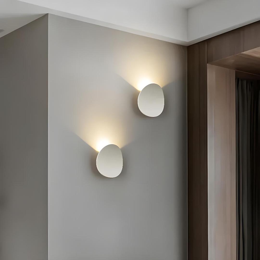 Okrągła Metalowa Lampa Ścienna – widok produktu 3 | Nuvira Home