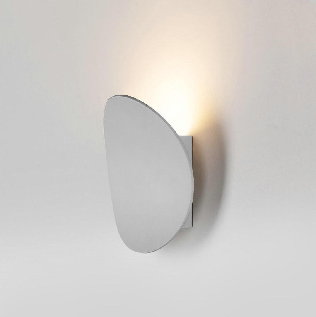 Okrągła Metalowa Lampa Ścienna – widok produktu 7 | Nuvira Home