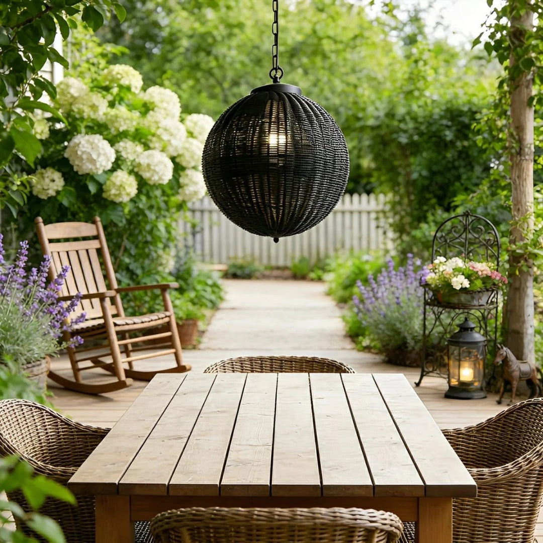Okrągły rattanowy zewnętrzny lampion wiszący – widok produktu 5 | Nuvira Home