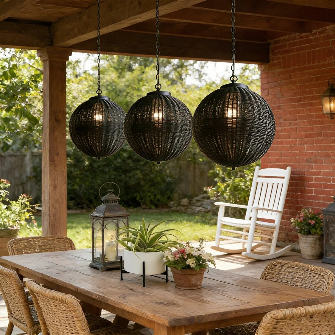 Okrągły rattanowy zewnętrzny lampion wiszący – widok produktu 7 | Nuvira Home