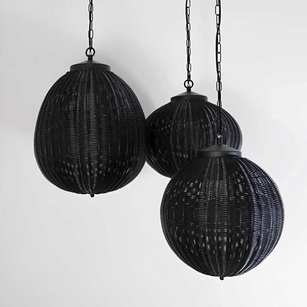 Okrągły rattanowy zewnętrzny lampion wiszący – widok produktu 11 | Nuvira Home