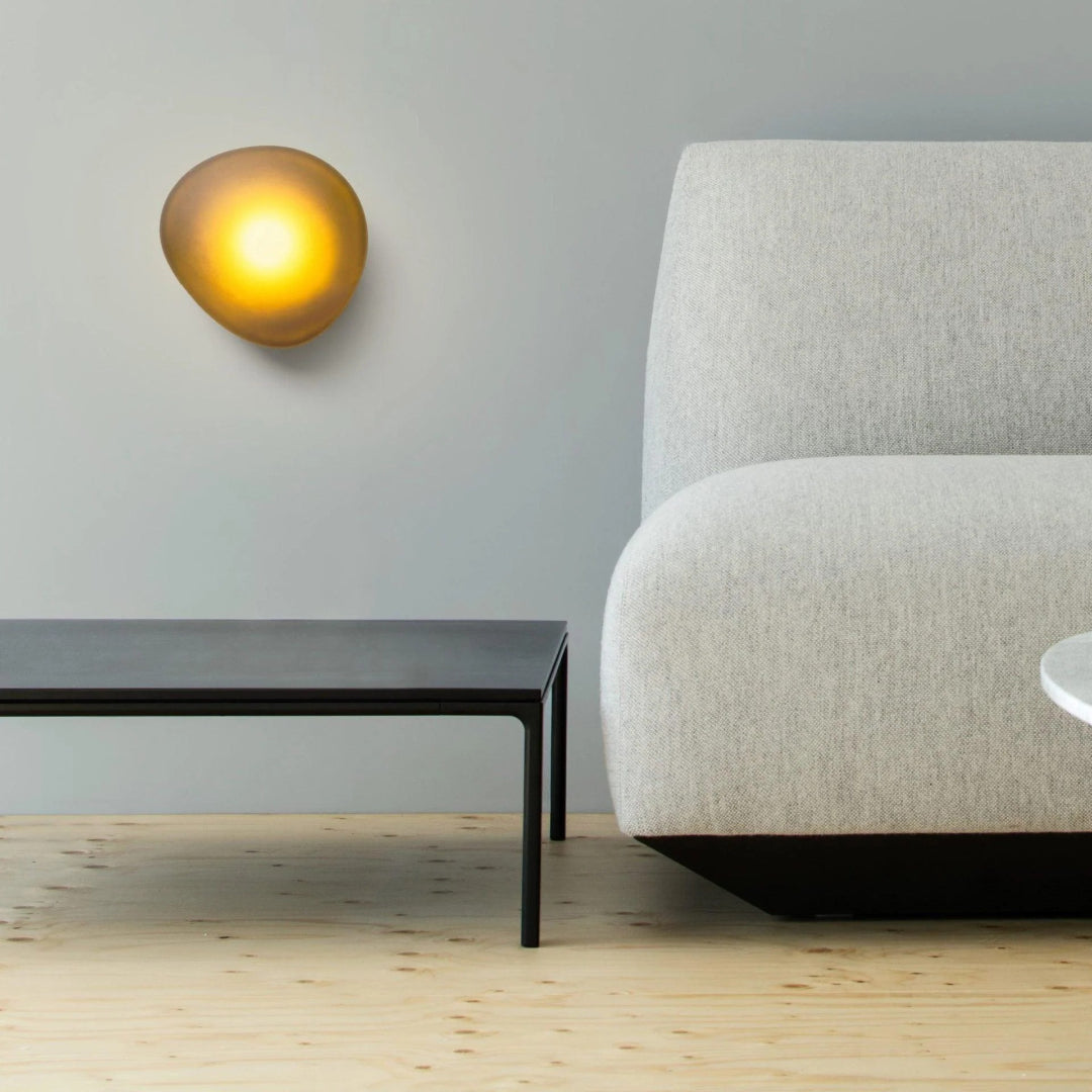 Organiczna minimalistyczna lampa ścienna – widok produktu 12 | Nuvira Home