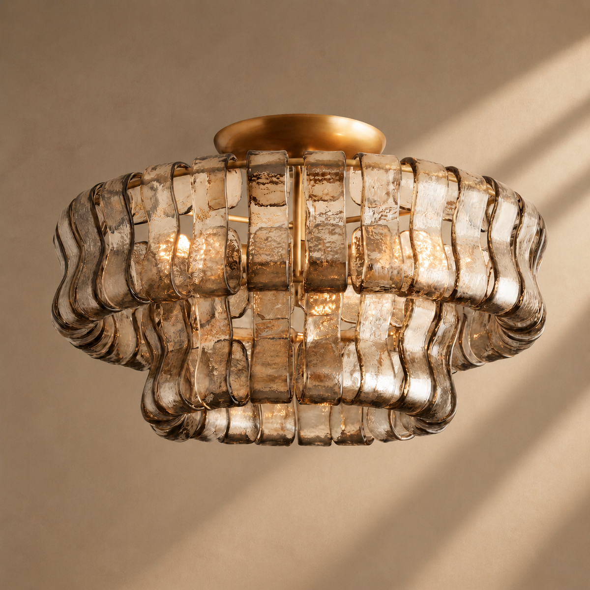 Lampa Sufitowa z Falowanego Szkła – widok produktu 1 | Nuvira Home