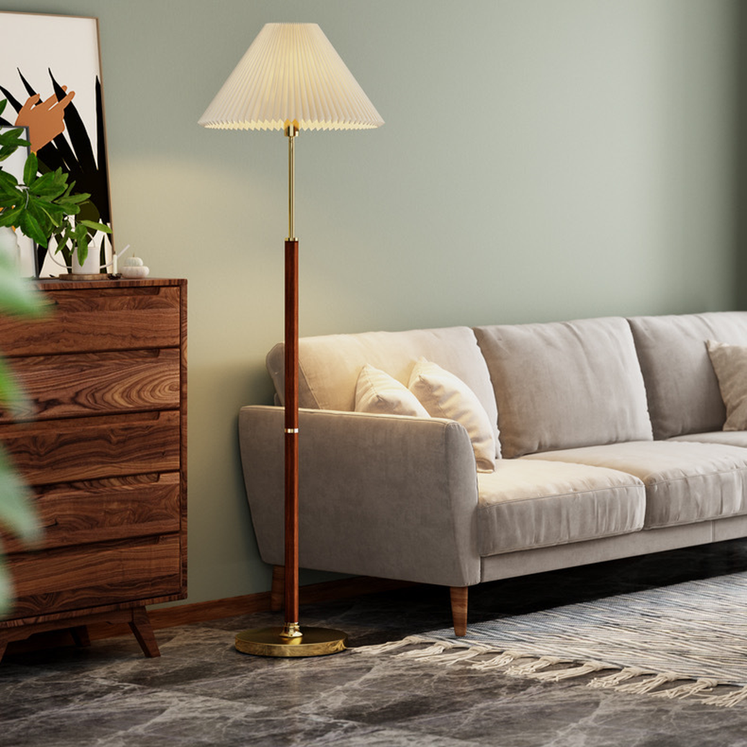 Plisowana Lampa Podłogowa Z Papieru Ryżowego Ze Smukłym Stojakiem – widok produktu 4 | Nuvira Home