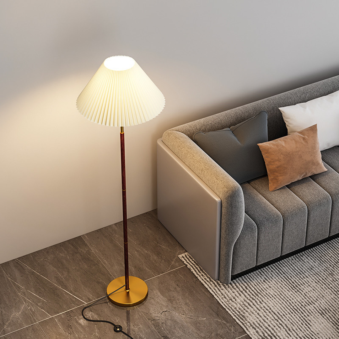 Plisowana Lampa Podłogowa Z Papieru Ryżowego Ze Smukłym Stojakiem – widok produktu 7 | Nuvira Home