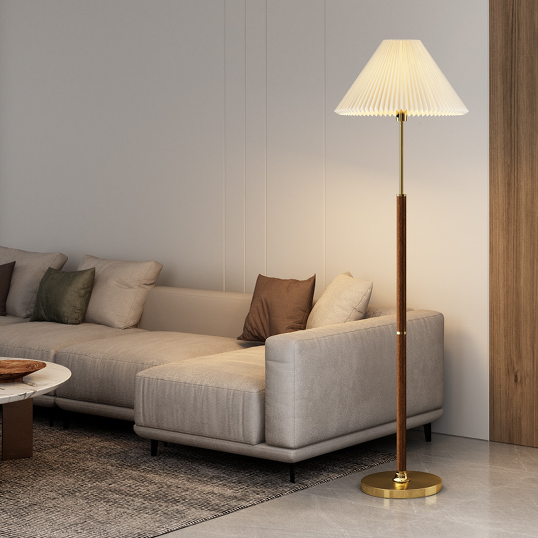 Plisowana Lampa Podłogowa Z Papieru Ryżowego Ze Smukłym Stojakiem – widok produktu 8 | Nuvira Home