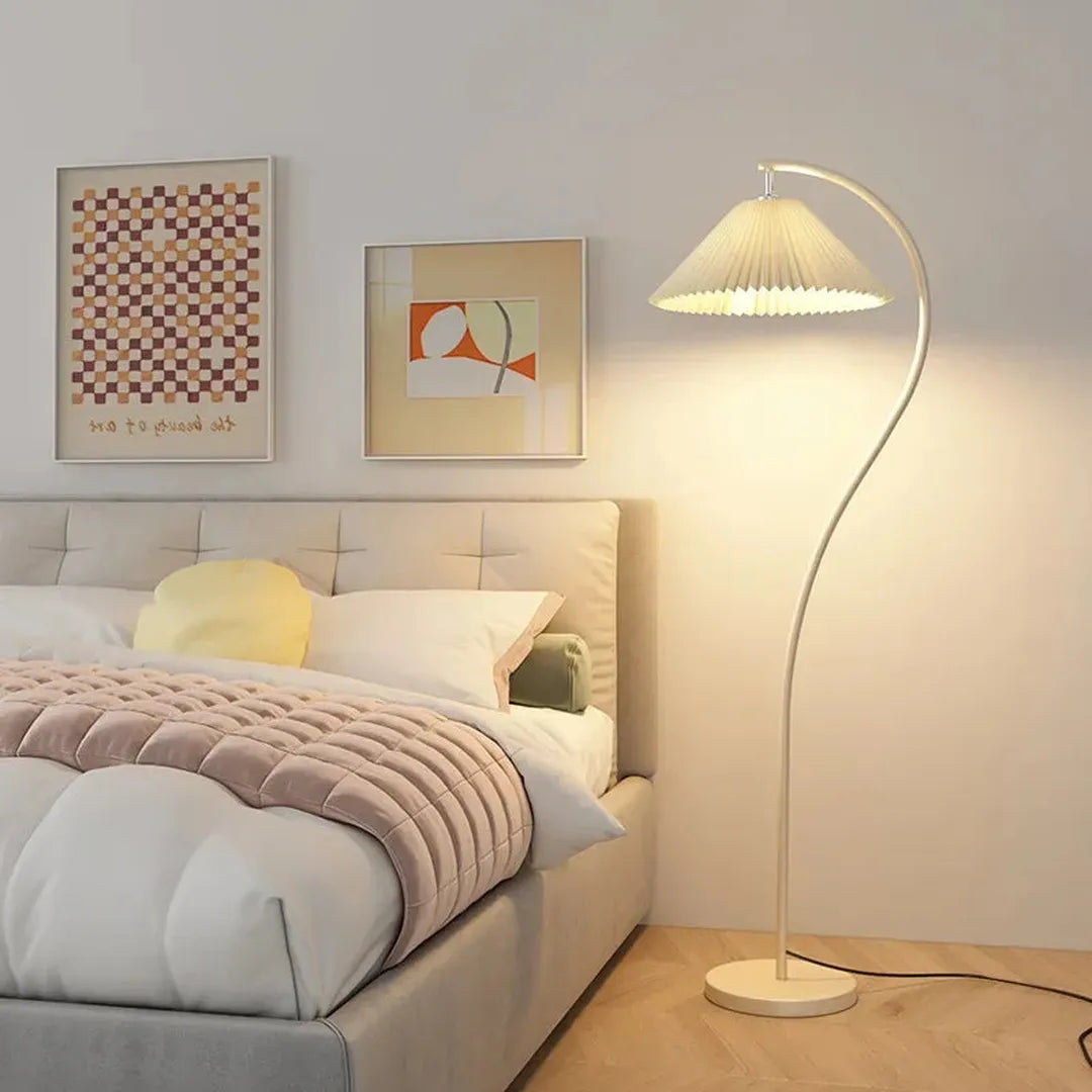 Podłogowa Lampa LED Z Tkaniny Do Nastrojowego Oświetlenia Salonu – widok produktu 4 | Nuvira Home