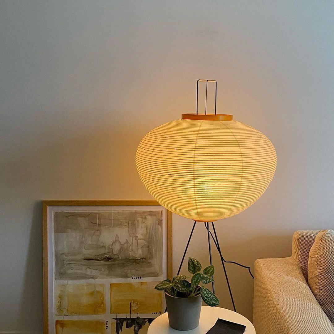 Podłogowa Lampa Z Papieru Ryżowego Na Trójnogu – widok produktu 3 | Nuvira Home