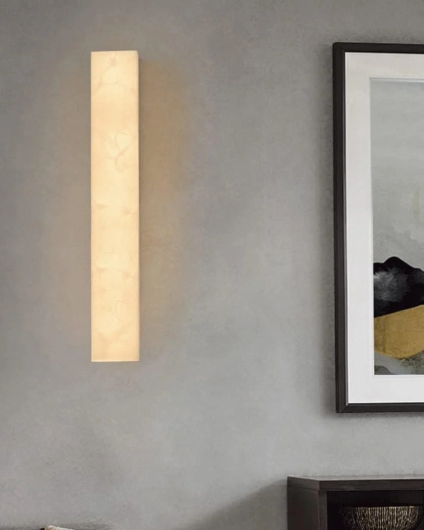 Prostokątna lampa ścienna z naturalnego kamienia do montażu na ścianie – widok produktu 3 | Nuvira Home