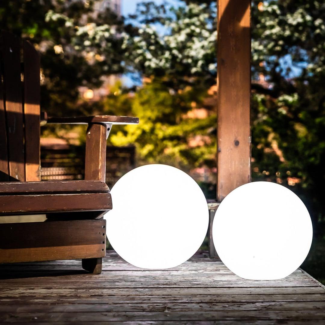 Przenośna Zewnętrzna Lampa Kulista – widok produktu 1 | Nuvira Home