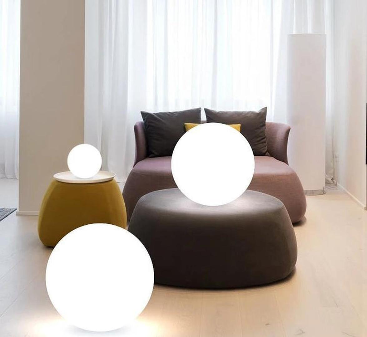 Przenośna Zewnętrzna Lampa Kulista – widok produktu 3 | Nuvira Home