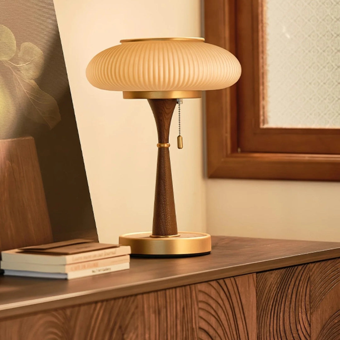 Retro drewniana lampa stołowa – widok produktu 13 | Nuvira Home