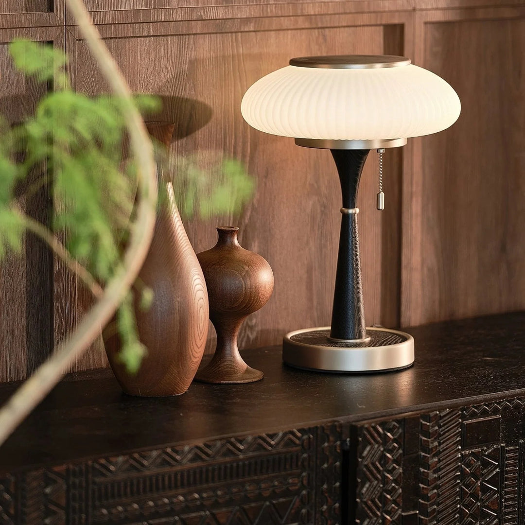 Retro drewniana lampa stołowa – widok produktu 14 | Nuvira Home