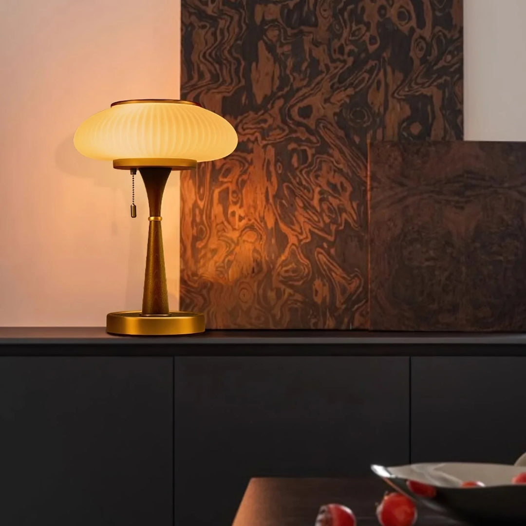 Retro drewniana lampa stołowa – widok produktu 15 | Nuvira Home