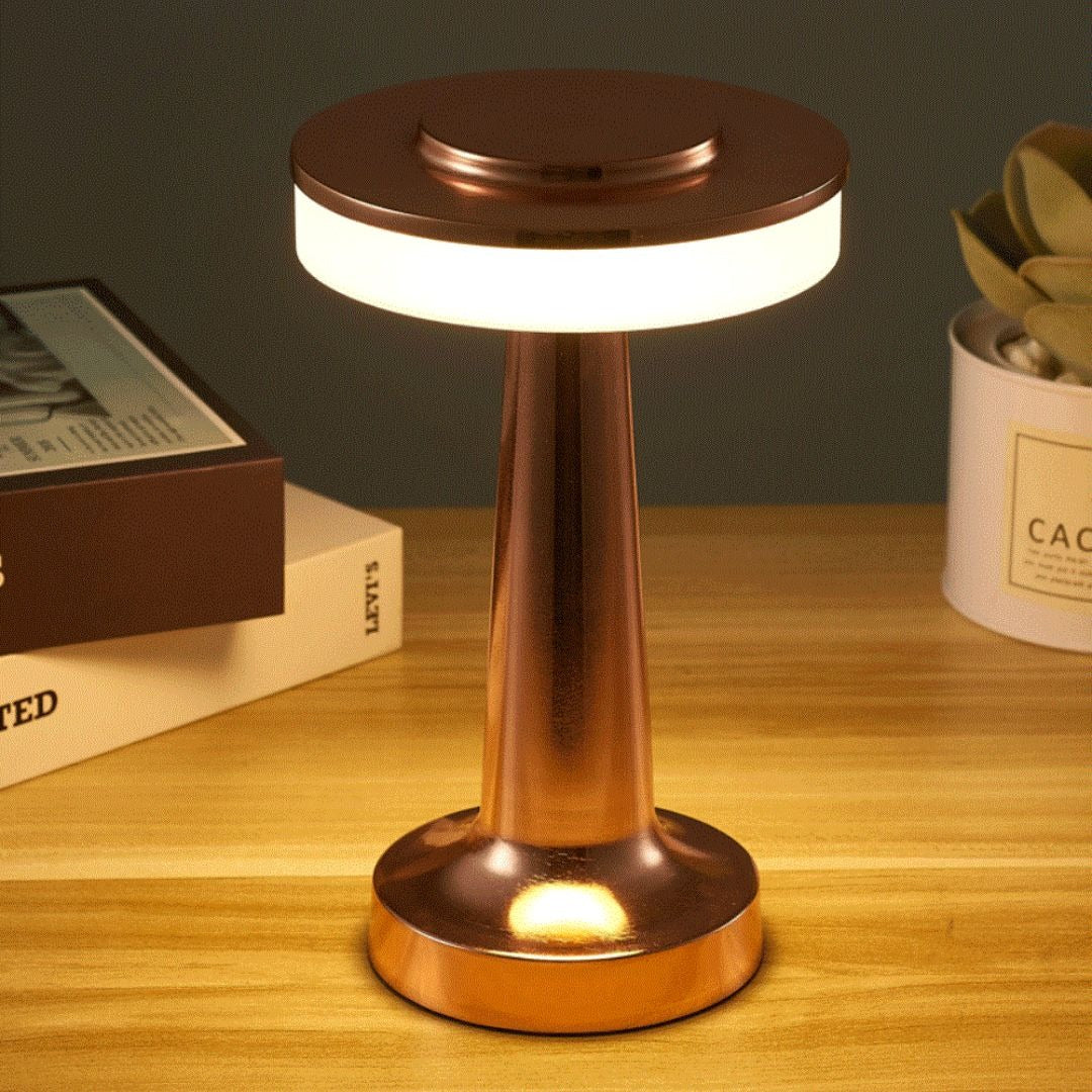 Retro okrągła metalowa lampa stołowa – widok produktu 6 | Nuvira Home