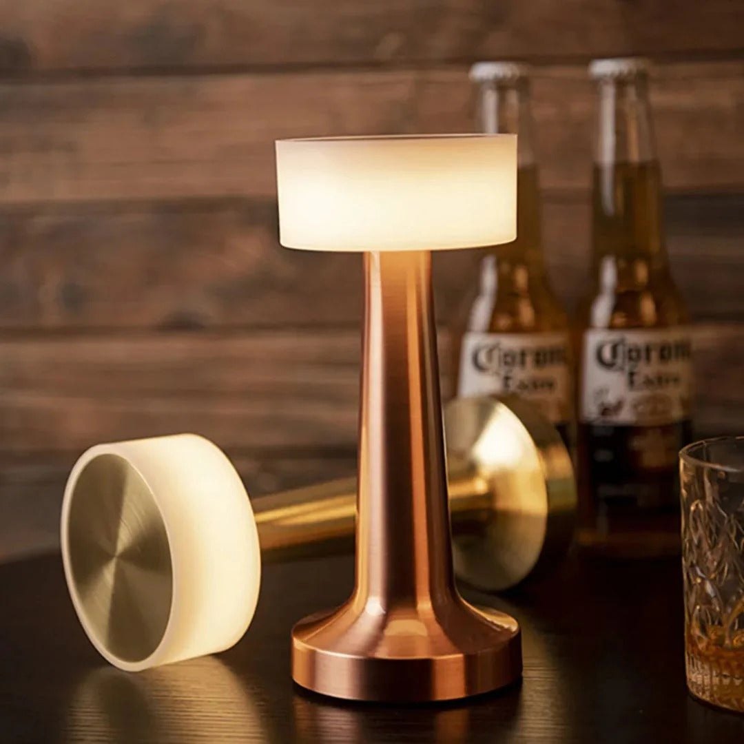 Retro okrągła metalowa lampa stołowa – widok produktu 10 | Nuvira Home