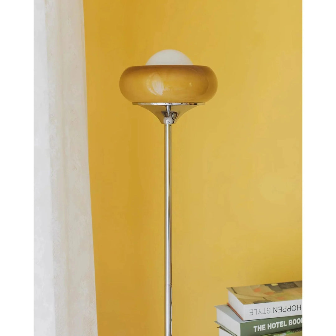 Retro szklana lampa podłogowa – widok produktu 9 | Nuvira Home