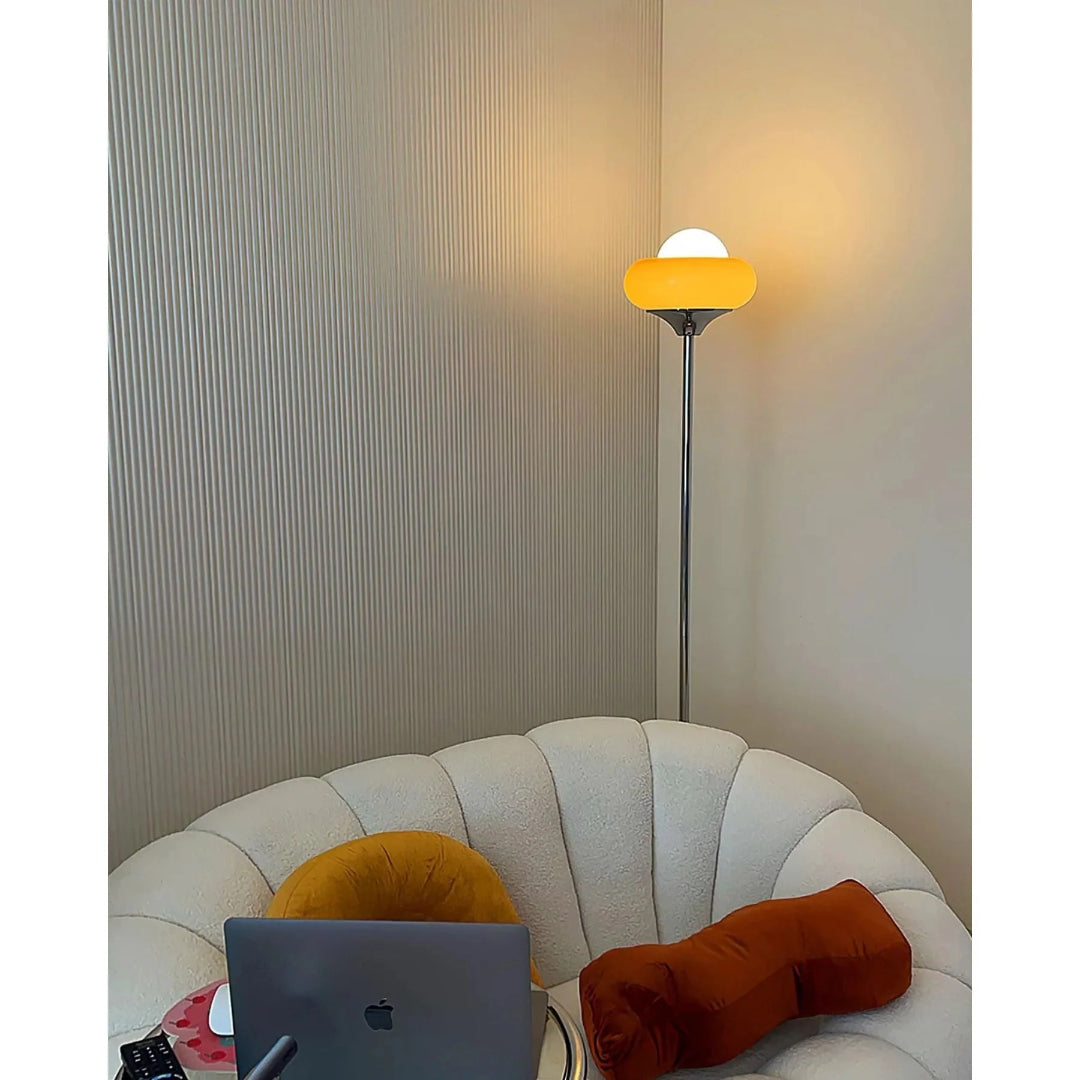 Retro szklana lampa podłogowa – widok produktu 11 | Nuvira Home