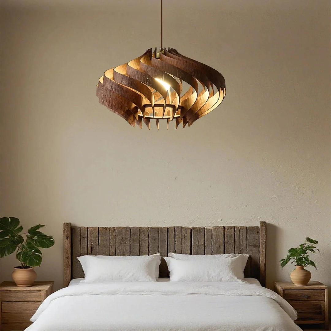 Rzeźbiarska drewniana lampa wisząca spiralna – widok produktu 13 | Nuvira Home