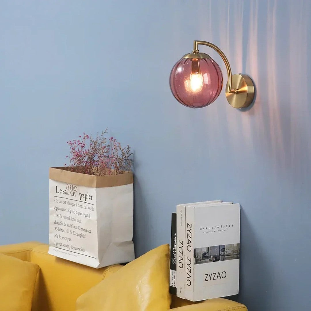 Rzeźbiarska Lampa Ścienna – Zakrzywione Szkło – widok produktu 2 | Nuvira Home