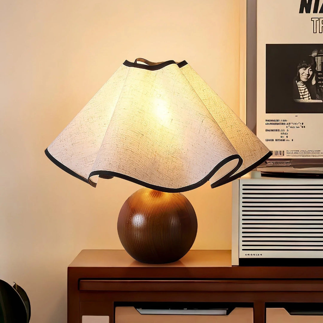 Rzeźbiarska lampa stołowa Wave – widok produktu 6 | Nuvira Home