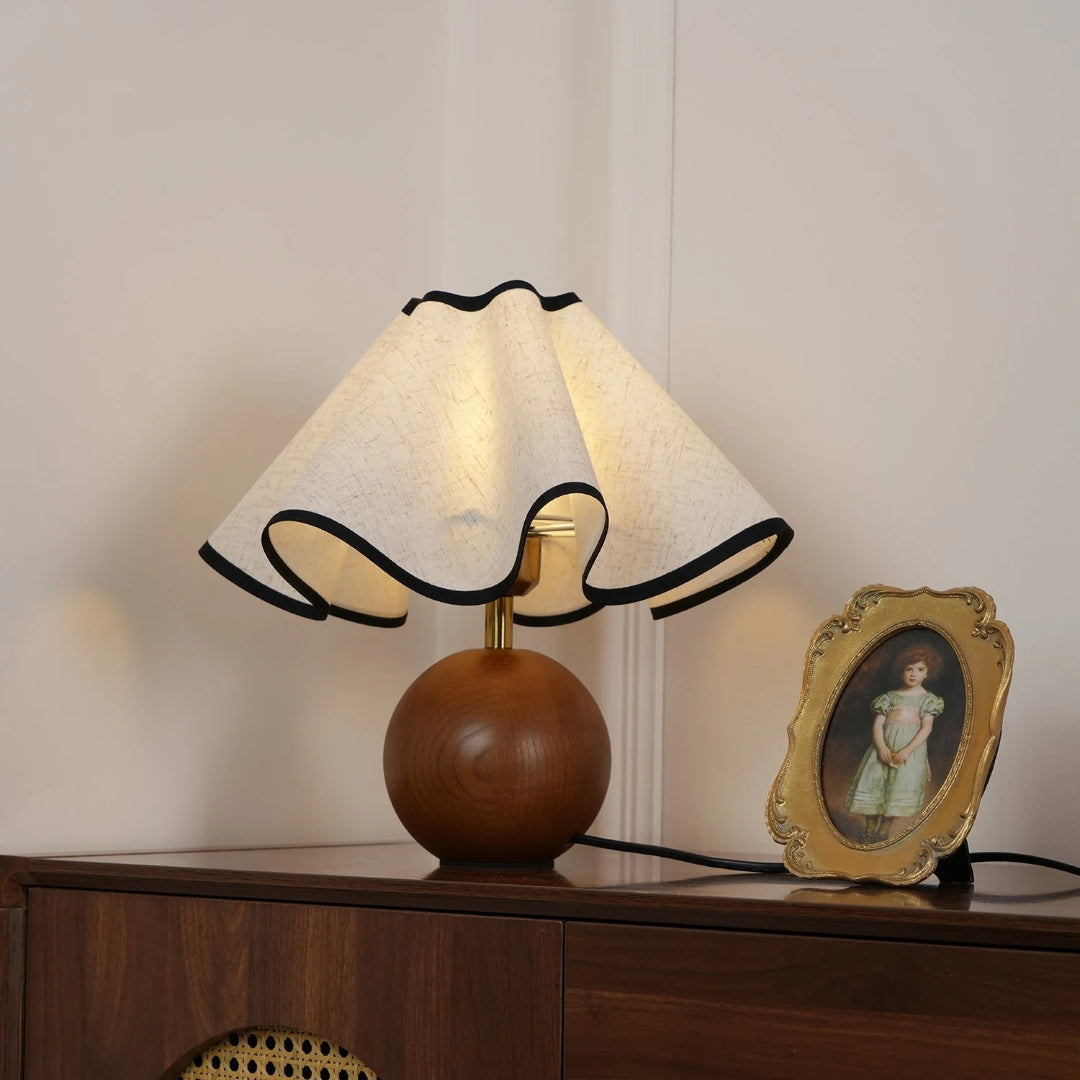 Rzeźbiarska lampa stołowa Wave – widok produktu 8 | Nuvira Home