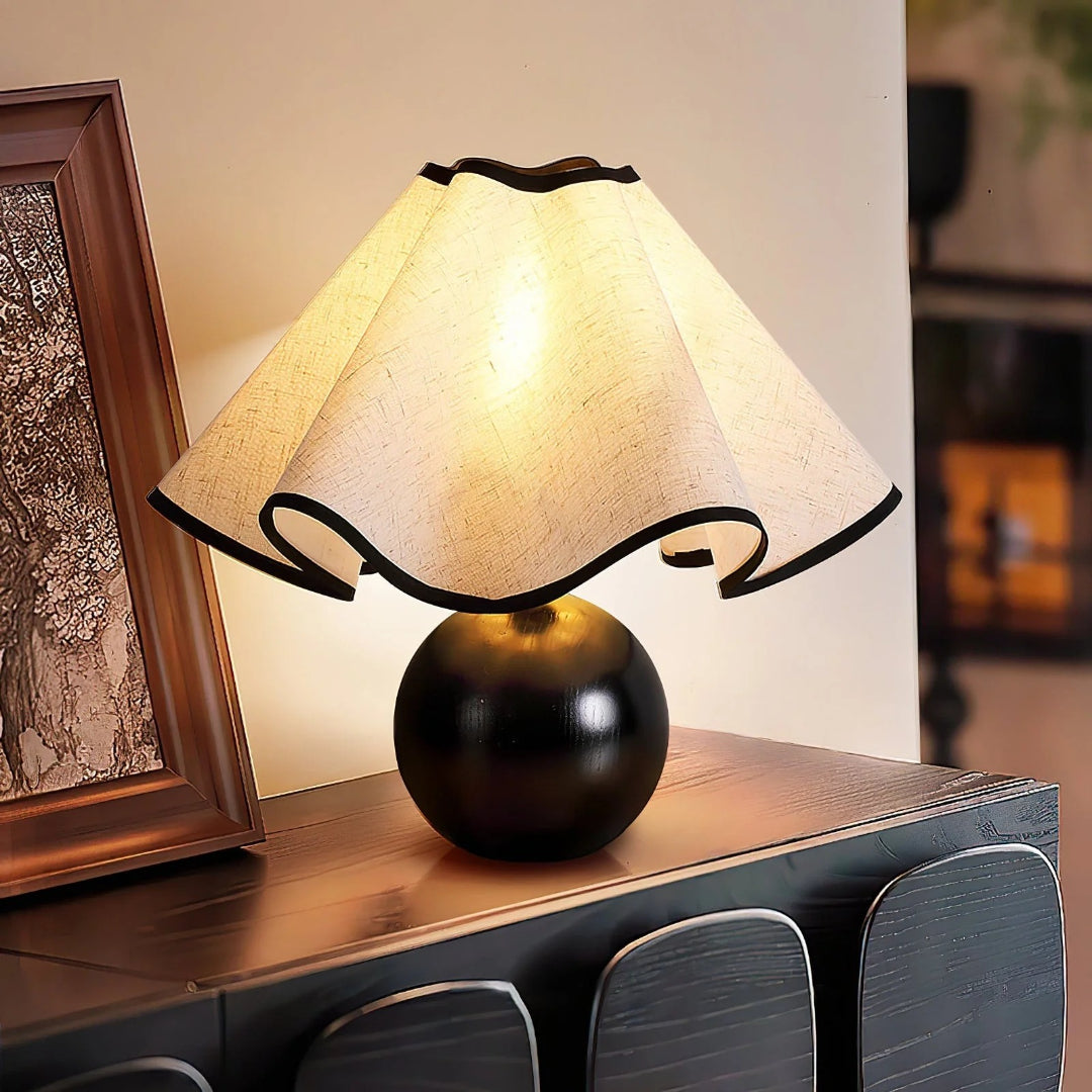 Rzeźbiarska lampa stołowa Wave – widok produktu 15 | Nuvira Home