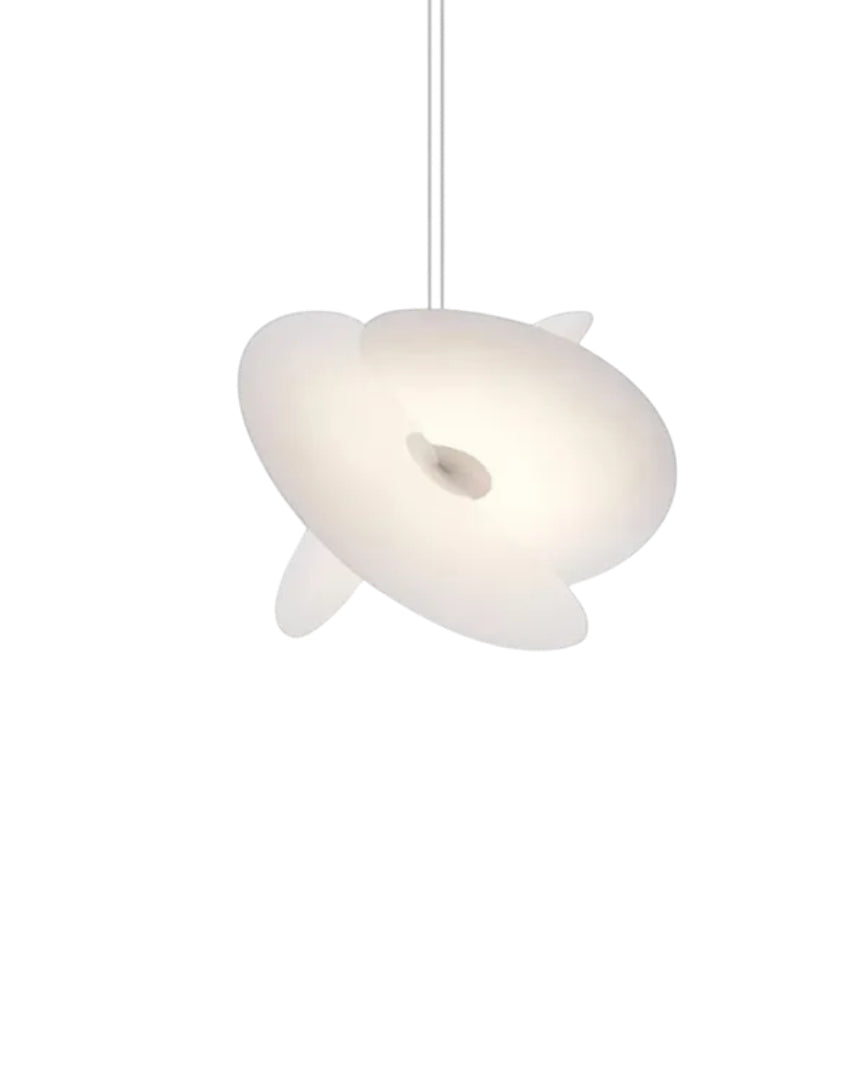 Rzeźbiarska lampa wisząca z tkaniny w nowoczesnym stylu – widok produktu 2 | Nuvira Home