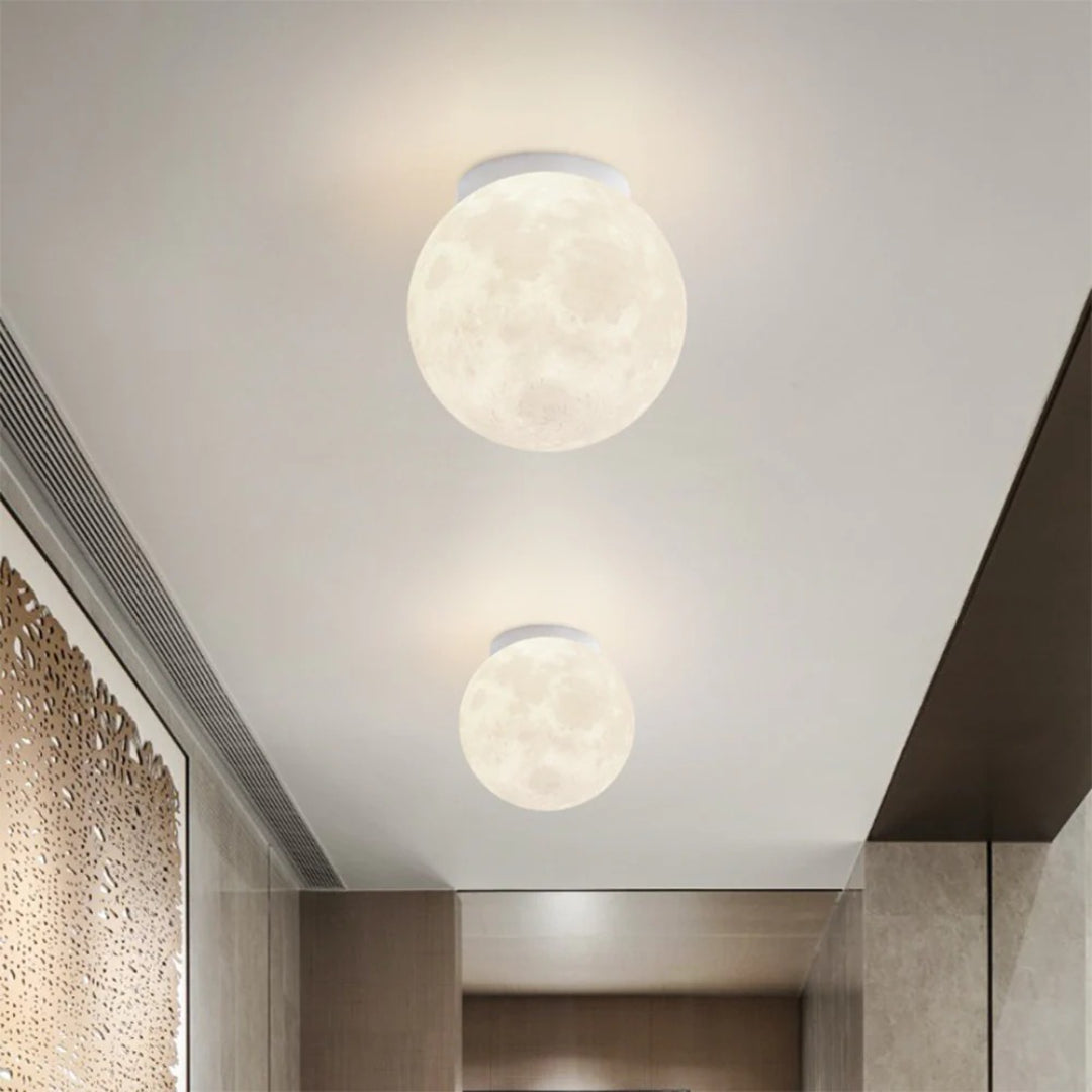 Rzeźbiarska sufitowa lampa Moon – widok produktu 5 | Nuvira Home